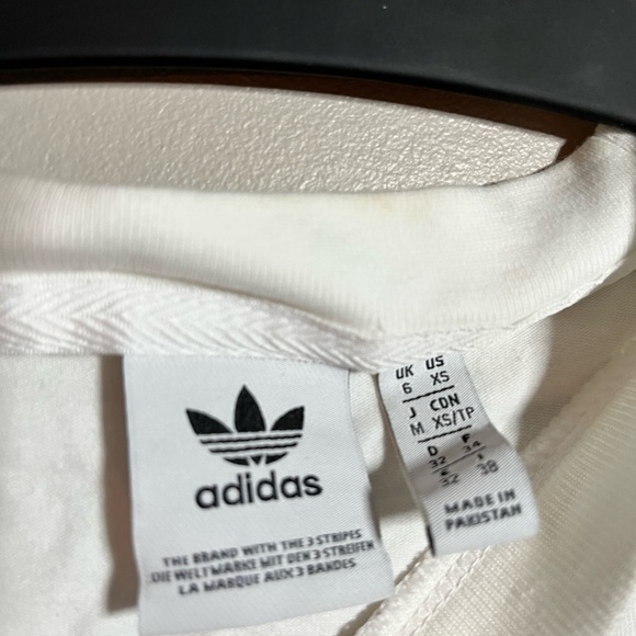 Adidas crop top - Picture 3 of 3